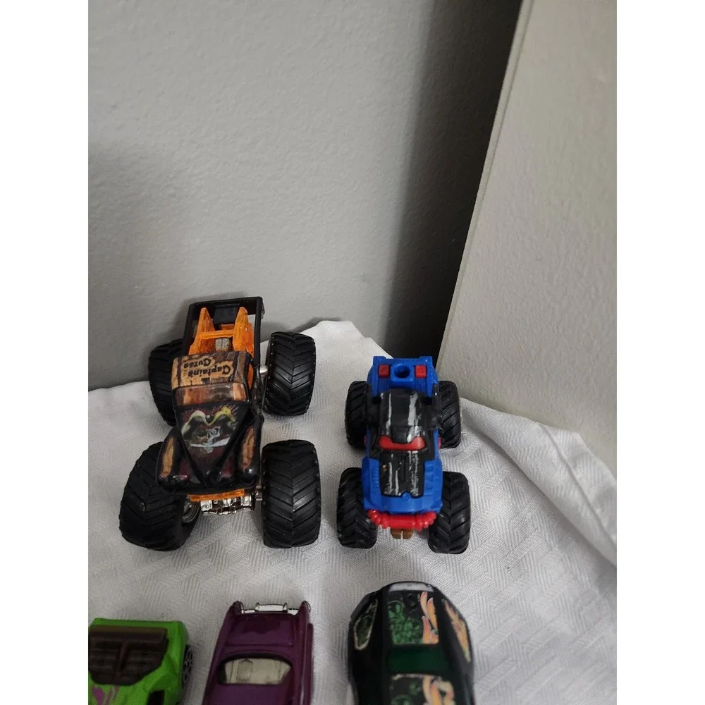 Mixed Toy Vehicle Lot 7pc Monster Trucks Diecast Cars Captains Curse Off-Road